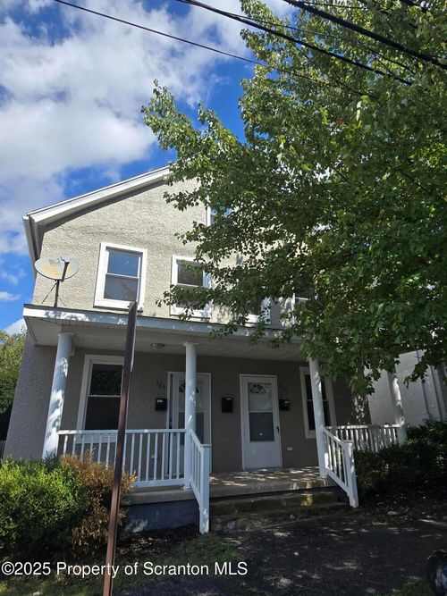 323 Larch St, Scranton, PA, 18509-2811 | Card Image