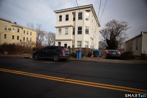 381 Congress Ave, Waterbury, CT, 06708-3787 | Card Image