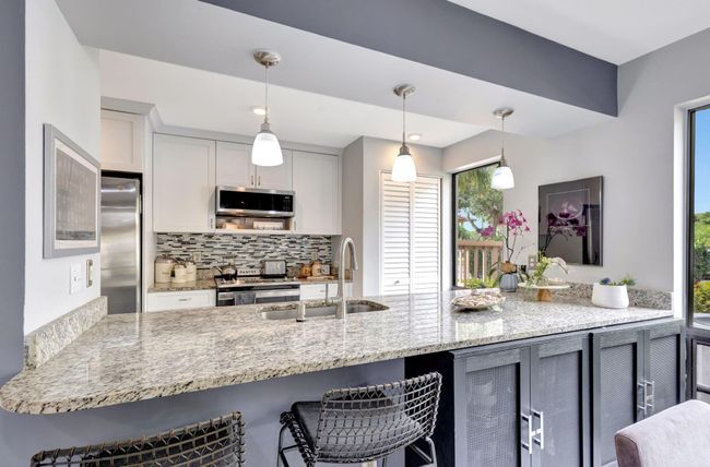 405 Brackenwood Ln S, Condo with 2 bedrooms, 2 bathrooms and null parking in Palm Beach Gardens FL | Image 5