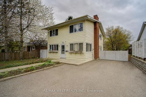 326 Queen Street, Mississauga, ON, L5M1M2 | Card Image