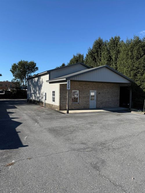 220 Old River Rd, BRIDGEWATER, VA, 22812-1216 | Card Image