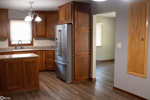 631 W 17th St, Carroll, IA, 51401-1433 | Card Image