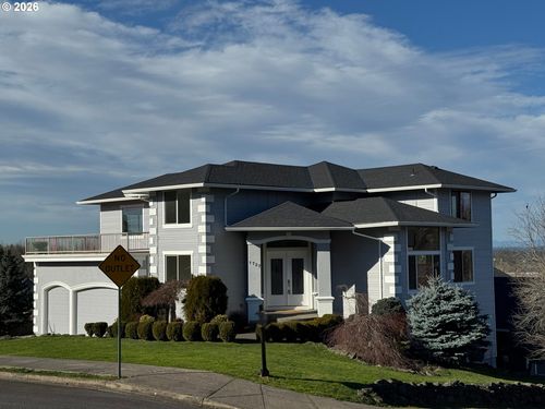 1727 Nw Ogden St, Camas, WA, 98607-7949 | Card Image