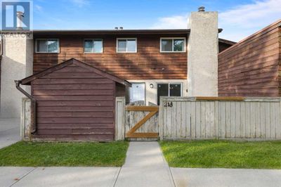 5404 10 Ave Se, Townhouse with 3 bedrooms, 1 bathrooms and 1 parking in Calgary AB | Image 2