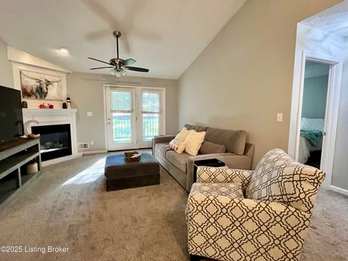 unit-203-1122 Powerhouse Ln, Lyndon, KY, 40242-3722 | Card Image