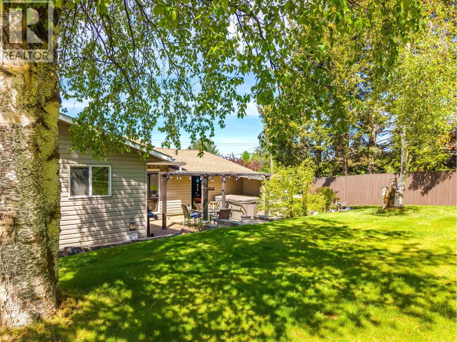 Residential in 100 Mile House 2