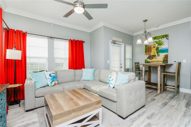 Living room leads into dining area | Image 9