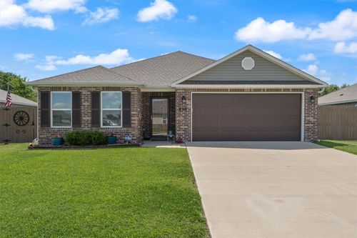 820 S Excelsior Dr, Siloam Springs, AR, 72761-6050 | Card Image