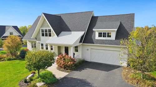 10144 Tapestry Hl, Lake Elmo, MN, 55042-6007 | Card Image