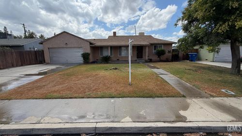 4714 Frazier Ave, Bakersfield, CA, 93309-3220 | Card Image