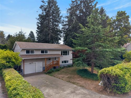 568 Salish St, Comox, BC, V9M3L3 | Card Image