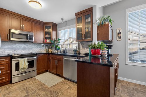 11-46360 Valleyview Rd, Chilliwack, BC, V2R5L7 | Card Image