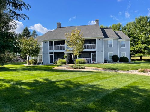 732 W Barrington Cir, Jackson, MI, 49203-2583 | Card Image