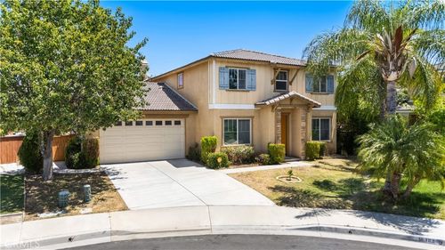 16472 Dartmoor Cir, Moreno Valley, CA, 92555 | Card Image