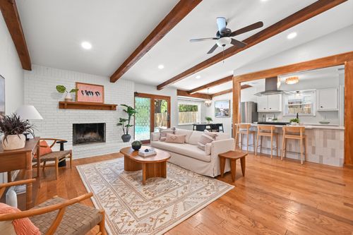5300 Suburban Dr, Austin, TX, 78745-2388 | Card Image