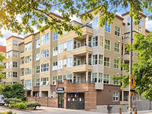124-10045 Ne 1st St, Bellevue, WA, 98004-5657 | Card Image