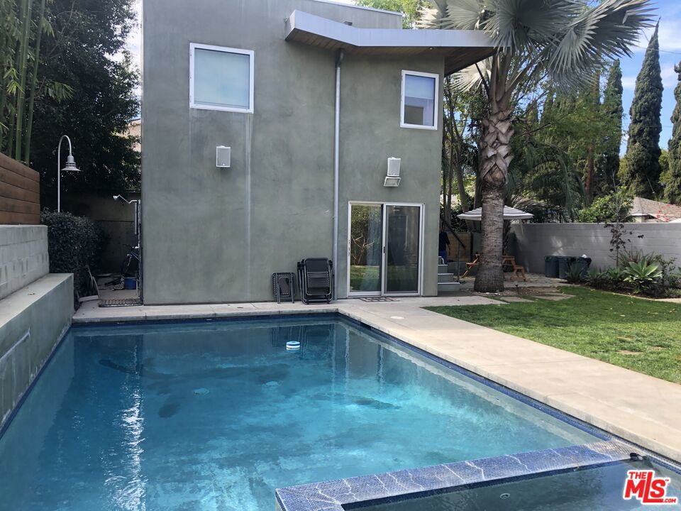 Residential Lease in Los Angeles 3