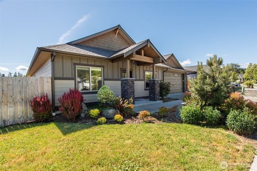390 Broadmoor St, Sequim, WA, 98382-4503 | Card Image