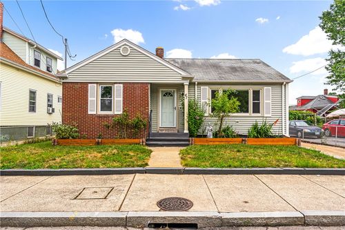 47 Corina St, Providence, RI, 02908-1732 | Card Image