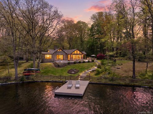 438 Lake Shore Rd, Putnam Valley, NY, 10579-1338 | Card Image