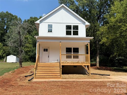227 S Caldwell Ave, Newton, NC, 28658-2421 | Card Image