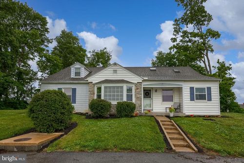 145 Weaver Rd, LANCASTER, PA, 17603-9710 | Card Image