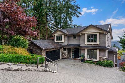 4825 Skyline Dr, House other with 6 bedrooms, 5 bathrooms and 2 parking in North Vancouver BC | Image 2