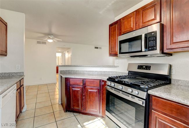 102 - 2801 N Rainbow Blvd, Condo with 2 bedrooms, 2 bathrooms and null parking in Las Vegas NV | Image 17