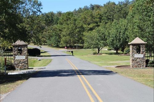 LOT 10 N Montcrest, Cullman, AL, 35057-3427 | Card Image