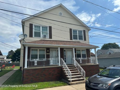 416 W Atherton St, Taylor, PA, 18517-1908 | Card Image