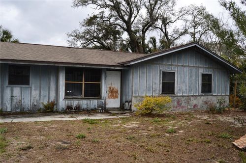 702 James Ave, Fruitland Park, FL, 34731-2044 | Card Image