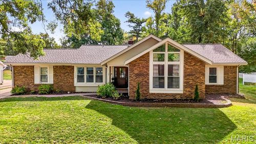 15234 Golden Rain Dr, Chesterfield, MO, 63017-7408 | Card Image