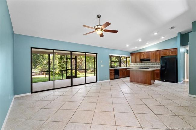 1339 Se Coral Reef St, House other with 3 bedrooms, 2 bathrooms and 2 parking in Port Saint Lucie FL | Image 22
