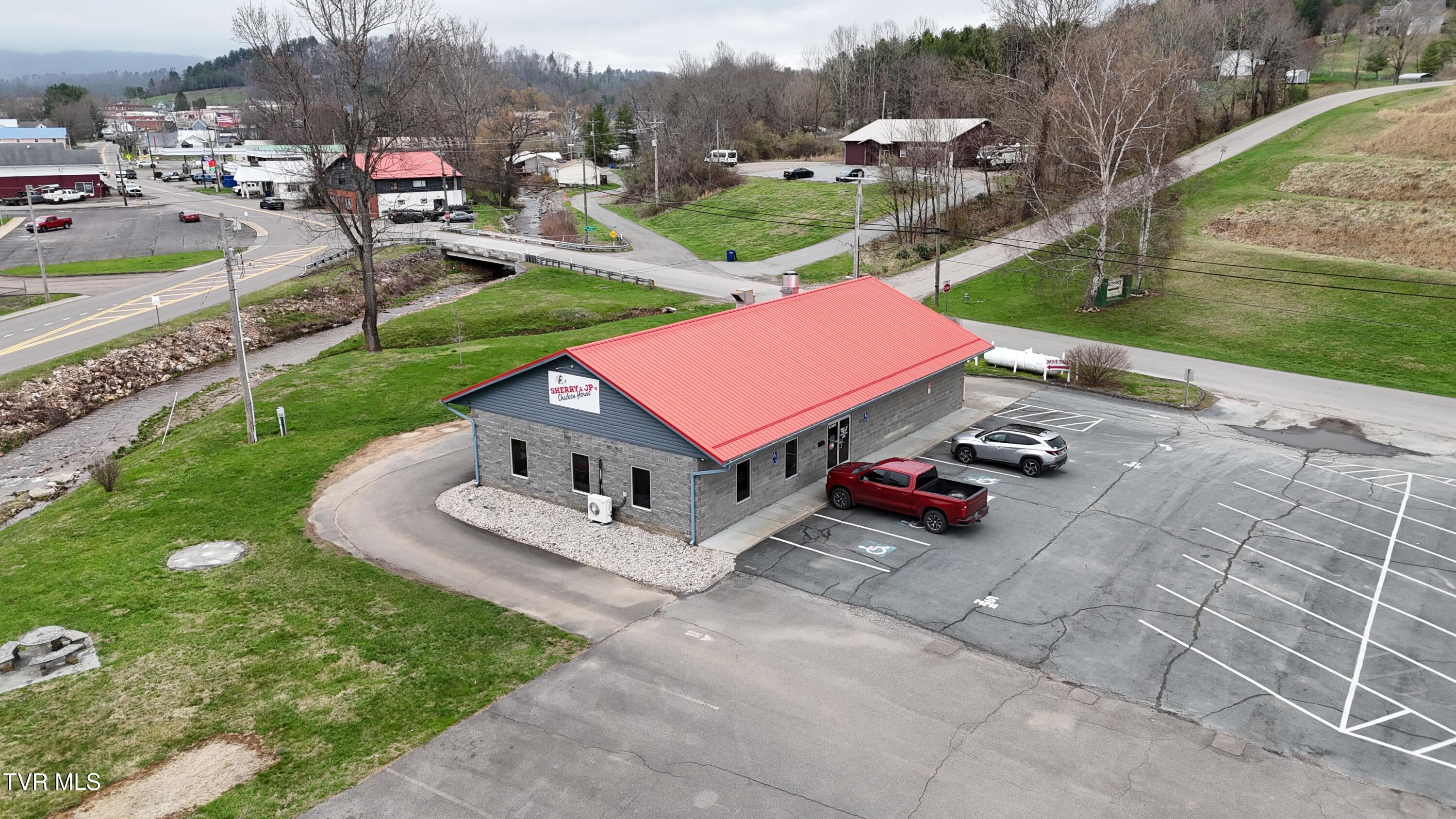 693 S Shady St, Mountain City, TN 37683