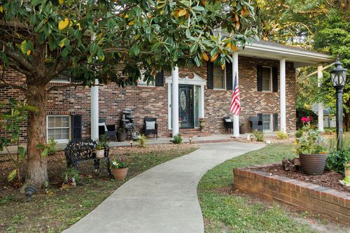 1111 Northwood Cir, Bolivar, MO, 65613-2257 | Card Image