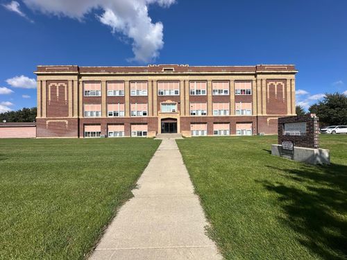 apt-337-109 E Luverne St, Luverne, MN, 56156-1683 | Card Image