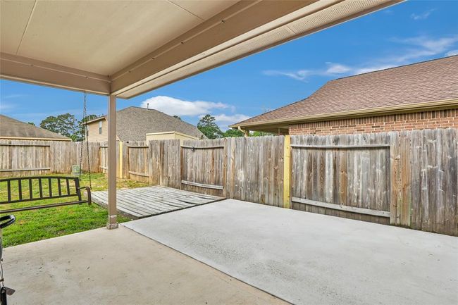 Lots of room on the back patio | Image 25