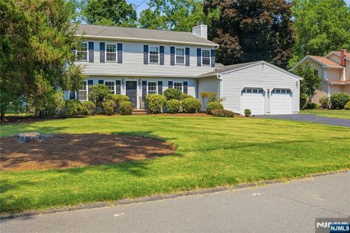 574 Baylor Ave, River Vale, NJ, 07675-5926 | Card Image