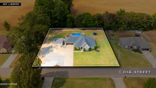 141 Oak St, Martin, TN, 38237-7124 | Card Image