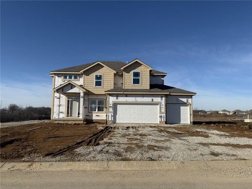 9002 N Poplar Ave, Kansas City, MO, 64156-7201 | Card Image