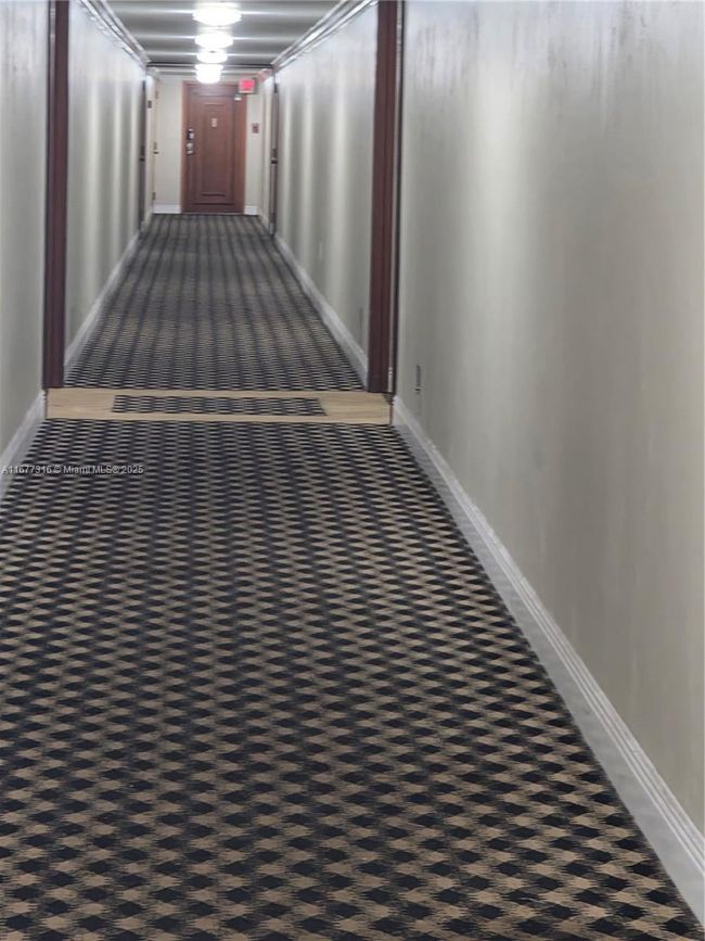 APT-215 - 661 Ne 195 Th St, Condo with 2 bedrooms, 2 bathrooms and null parking in Miami FL | Image 9