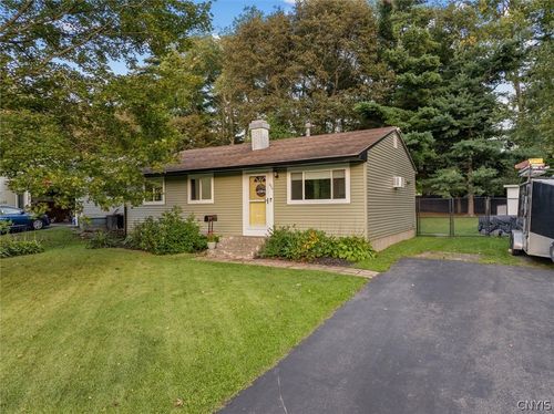 430 Fiore Dr, Utica, NY, 13502-2130 | Card Image