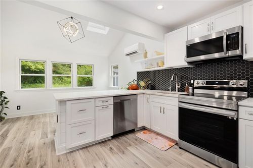 8 Sugar Hill Rd, North Salem, NY, 10560-3402 | Card Image