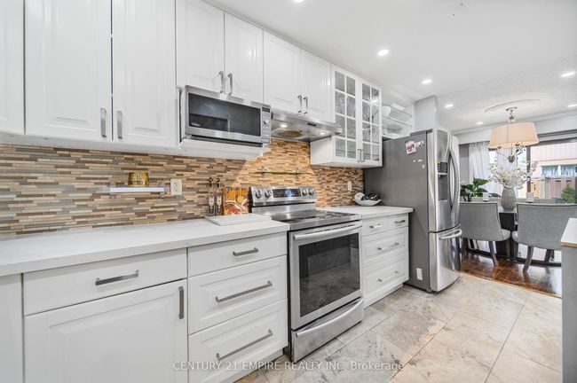 146 Baronwood Crt, Condo with 4 bedrooms, 2 bathrooms and 1 parking in Brampton ON | Image 16