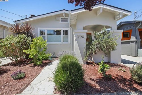 2138 Byron, Berkeley, CA, 94702 | Card Image