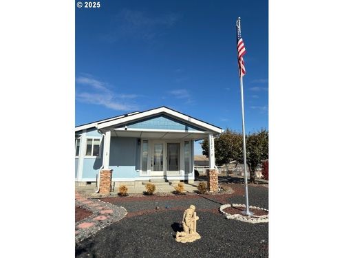 3127 Sw River View Dr, Pendleton, OR, 97801-1852 | Card Image