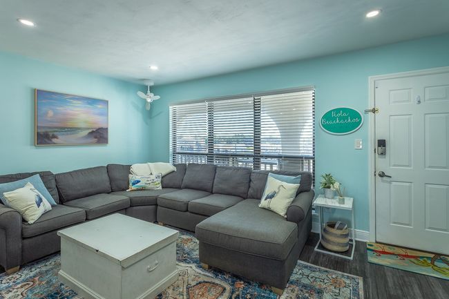 13 - 903 NW Ave A, Condo with 3 bedrooms, 1 bathrooms and 2 parking in Carrabelle FL | Image 4