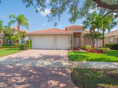 2390 Lake Ibis Lane Sw, House other with 4 bedrooms, 3 bathrooms and null parking in Vero Beach FL | Image 2