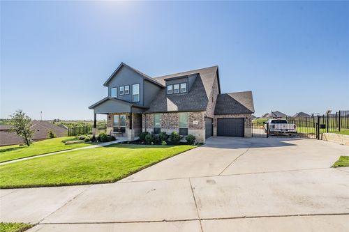 8208 Indian Hills Ct, Benbrook, TX, 76126-4738 | Card Image