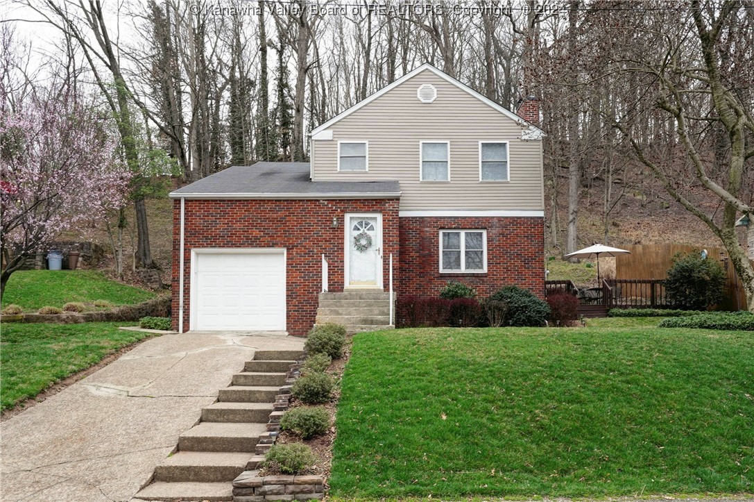 Woodland Ave, South Charleston, WV 25303